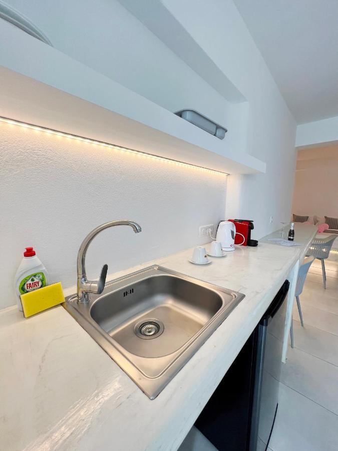 White Lily Suites & Lofts - Adults Only 16 Plus Perissa Exterior foto